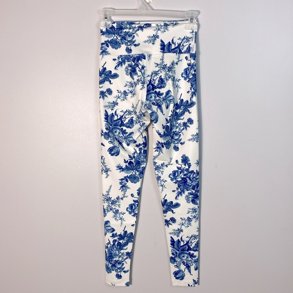 LoveshackFancy x Beachriot High Waist blue and white floral leggings size XS - Picture 5 of 9
